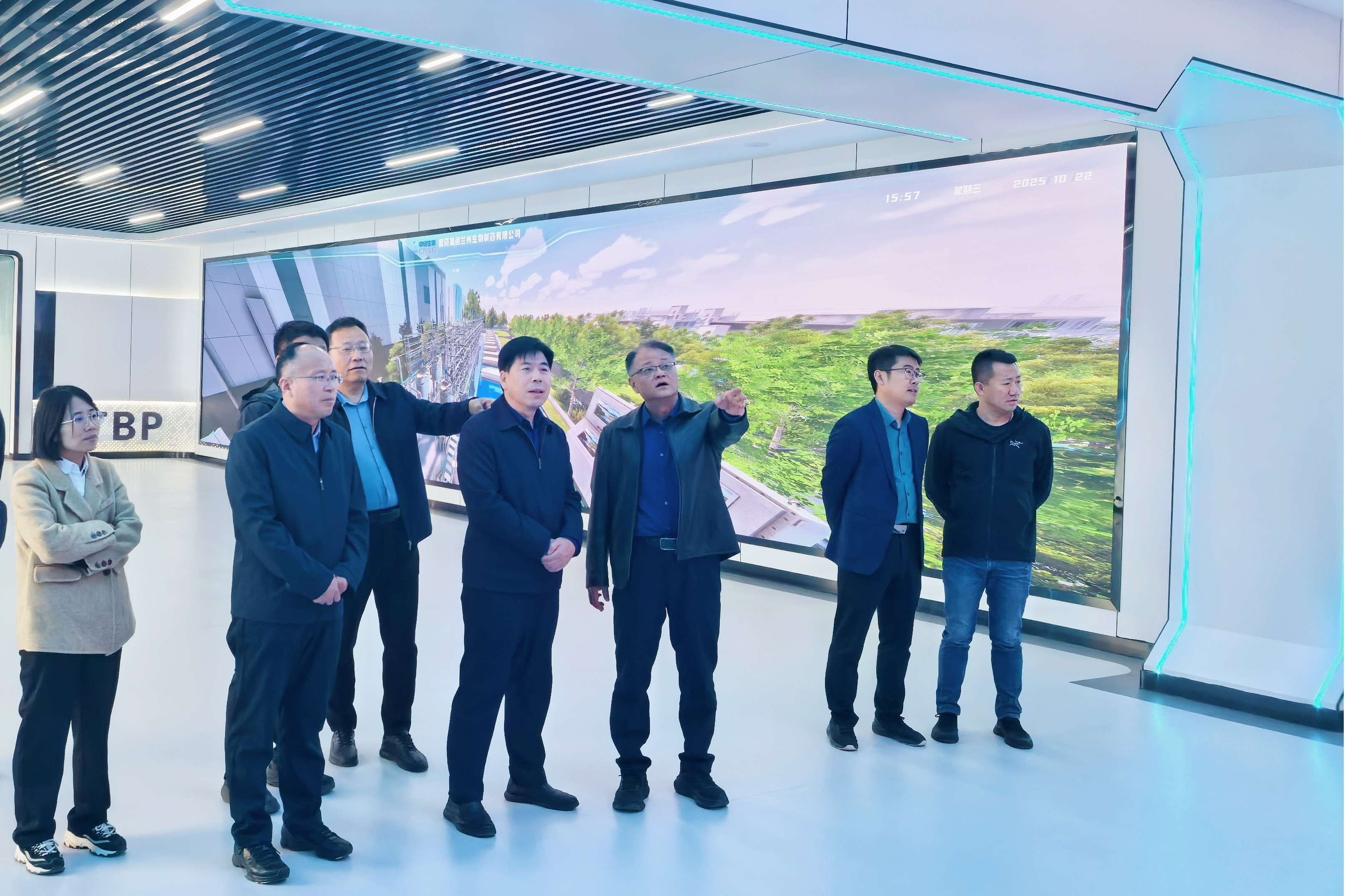 甘肅省紅十字會(huì )黨組書(shū)記、常務(wù)副會(huì )長(cháng)任進(jìn)全一行赴國藥天壇蘭州項目考察交流